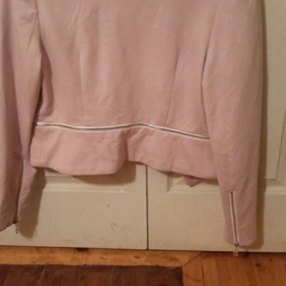 Blazer - Picture 4 of 6